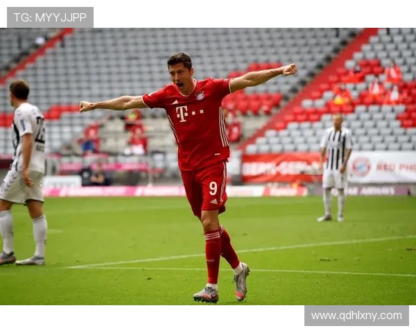 莱万多夫斯基重返赛场表现稳健，展现王者风范迎接新挑战